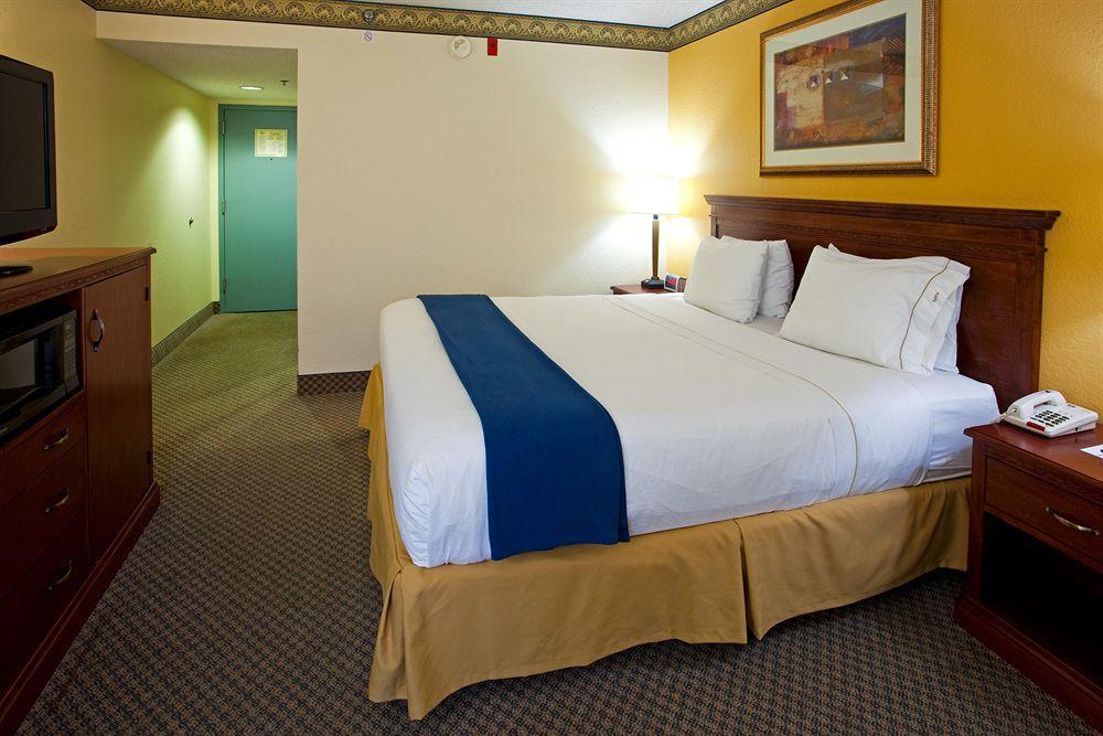 Holiday Inn Express Hotel & Suites Jacksonville-South By Ihg Εξωτερικό φωτογραφία